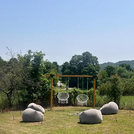 Deda Momirov Zavicaj Feriehus Tulez