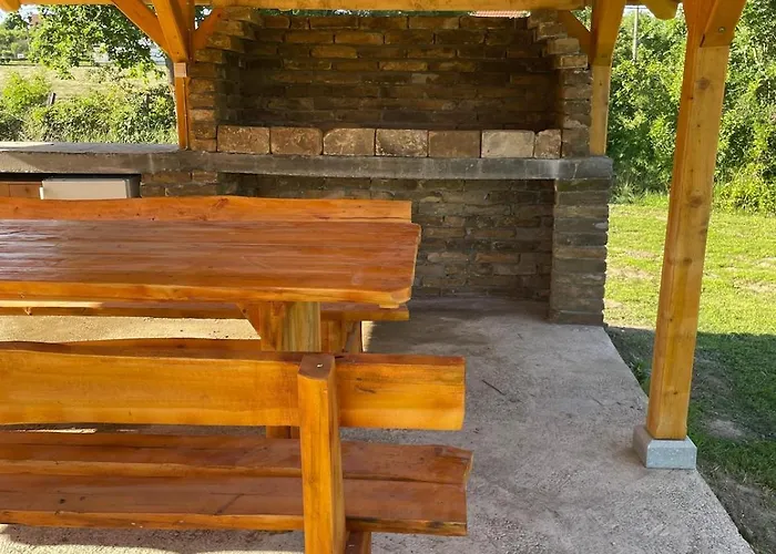 Feriehus Deda Momirov Zavicaj *