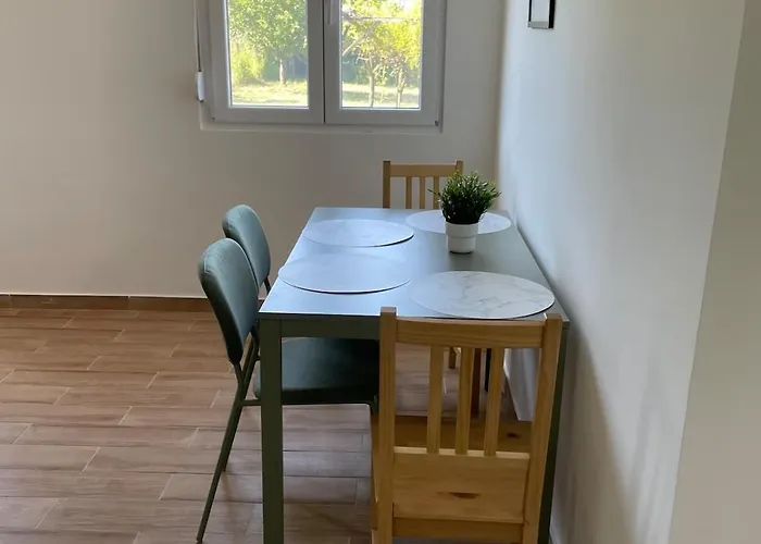 Deda Momirov Zavicaj Feriehus Tulez