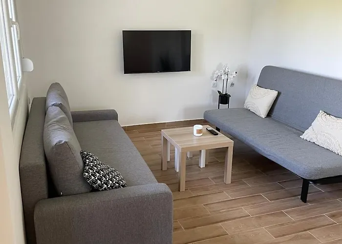 Feriehus Deda Momirov Zavicaj *