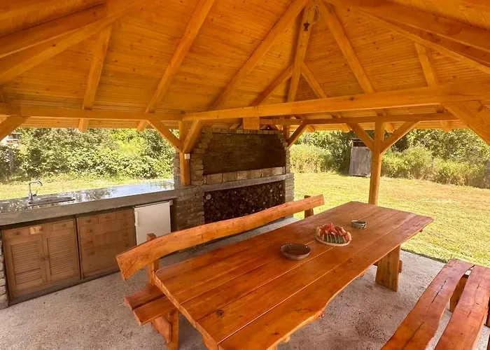 Deda Momirov Zavicaj Tulez