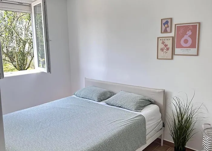 Deda Momirov Zavicaj Feriehus